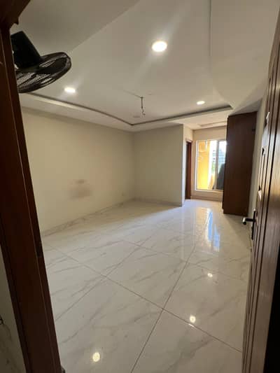 One Bedroom Non Furnished Apartments Available For Rent