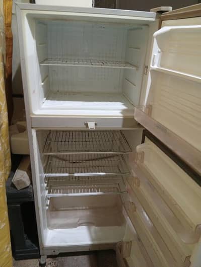 Dawlance medium size fridge