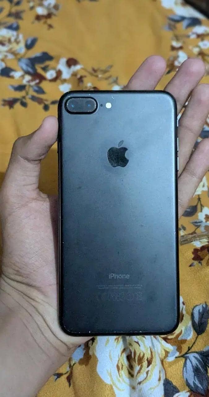 Apple iPhone 7 Plus 1