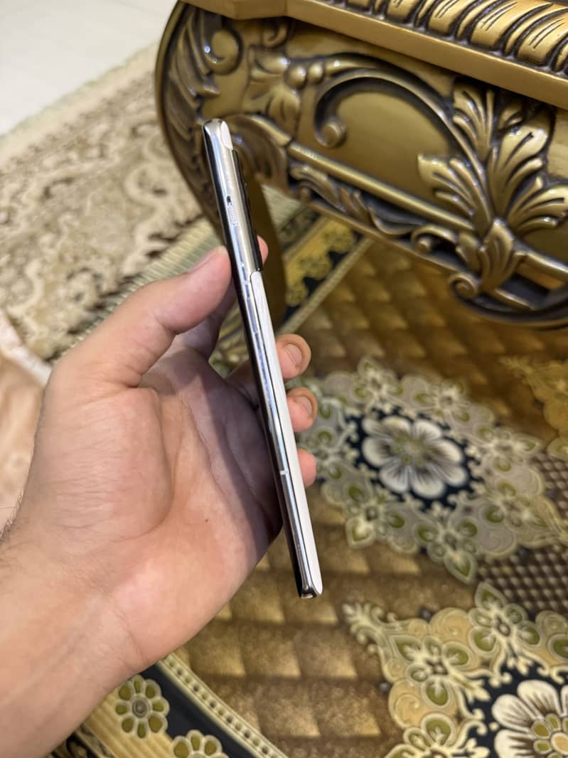 One Plus 10 Pro 1