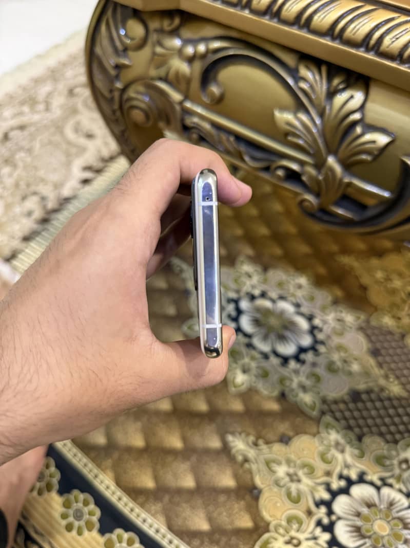 One Plus 10 Pro 5