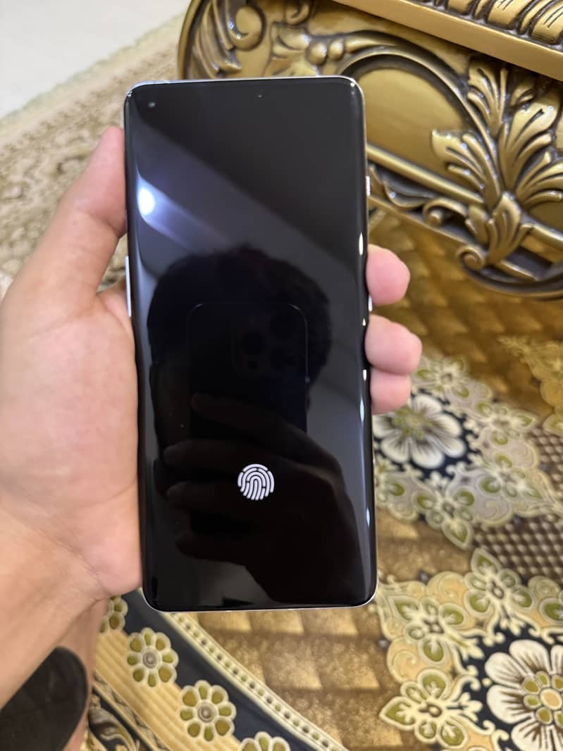 One Plus 10 Pro 6