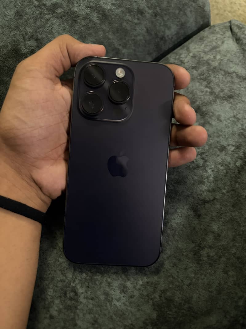 IP 14 PRO 1