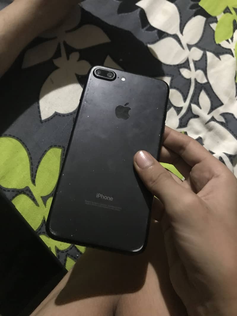 Apple iPhone 7 Plus 0