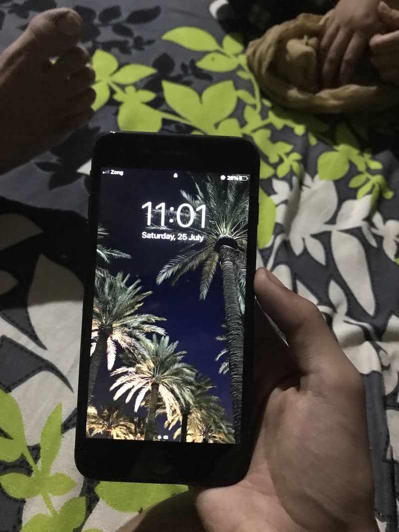 Apple iPhone 7 Plus 2