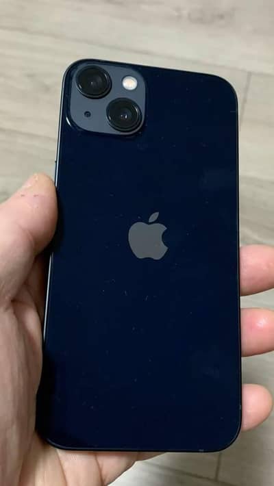 Apple iPhone 13