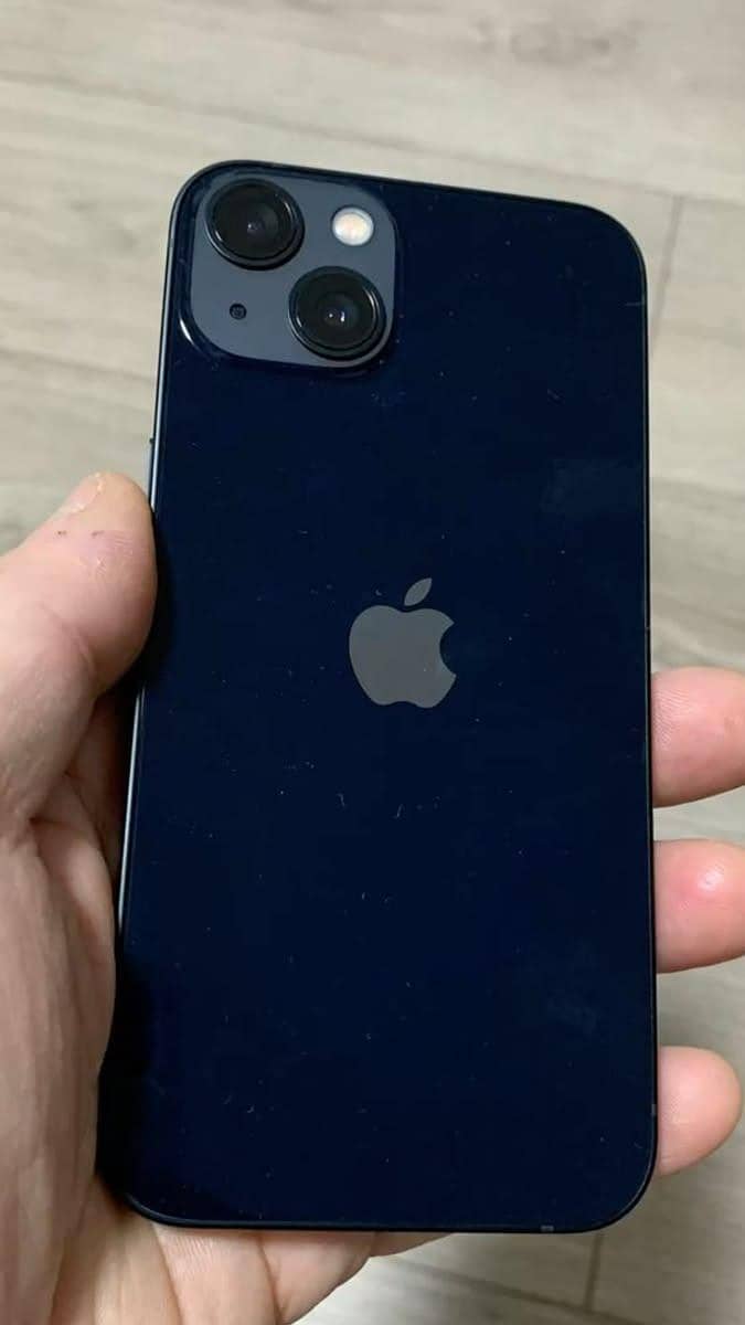 Apple iPhone 13 0