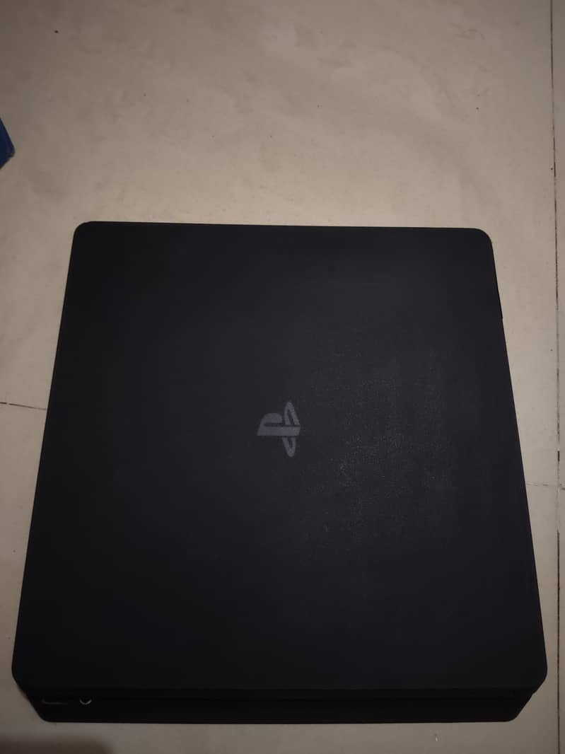 PS4 SLIM PLUS 2