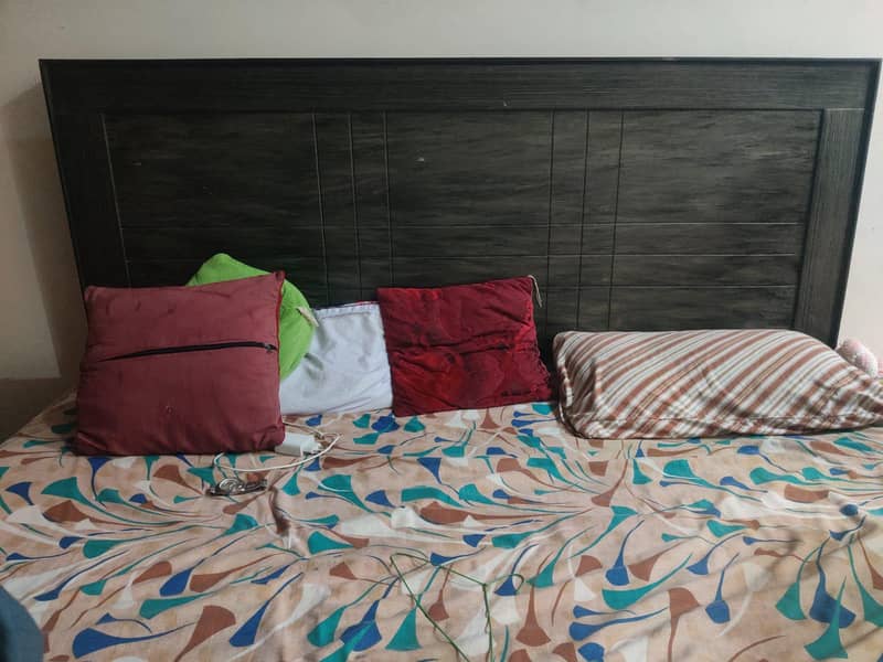 Double bed only 1