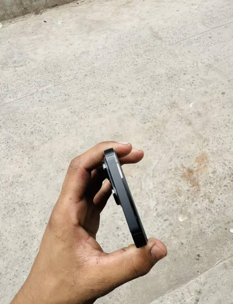 Apple iPhone 14 Pro 2