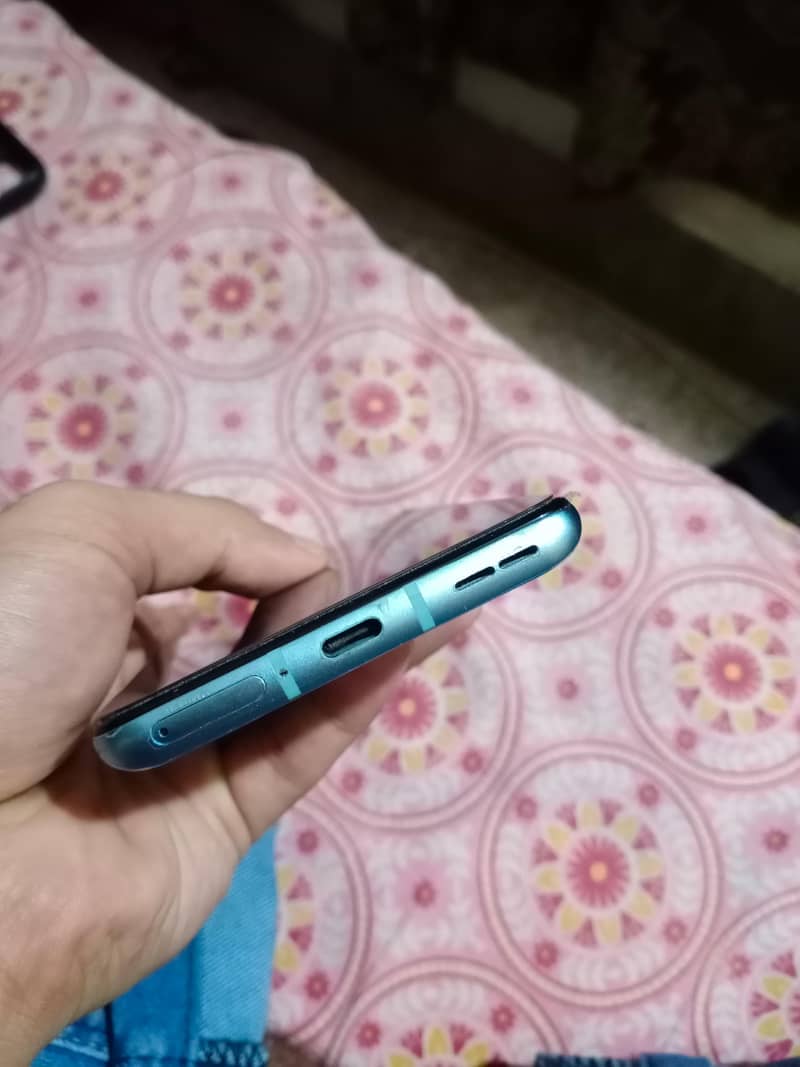 One Plus 9r 3