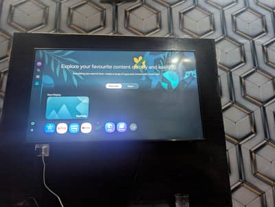 Samsung 50" DU7000 Crystal UHD 4K Smart TV 10 by 10