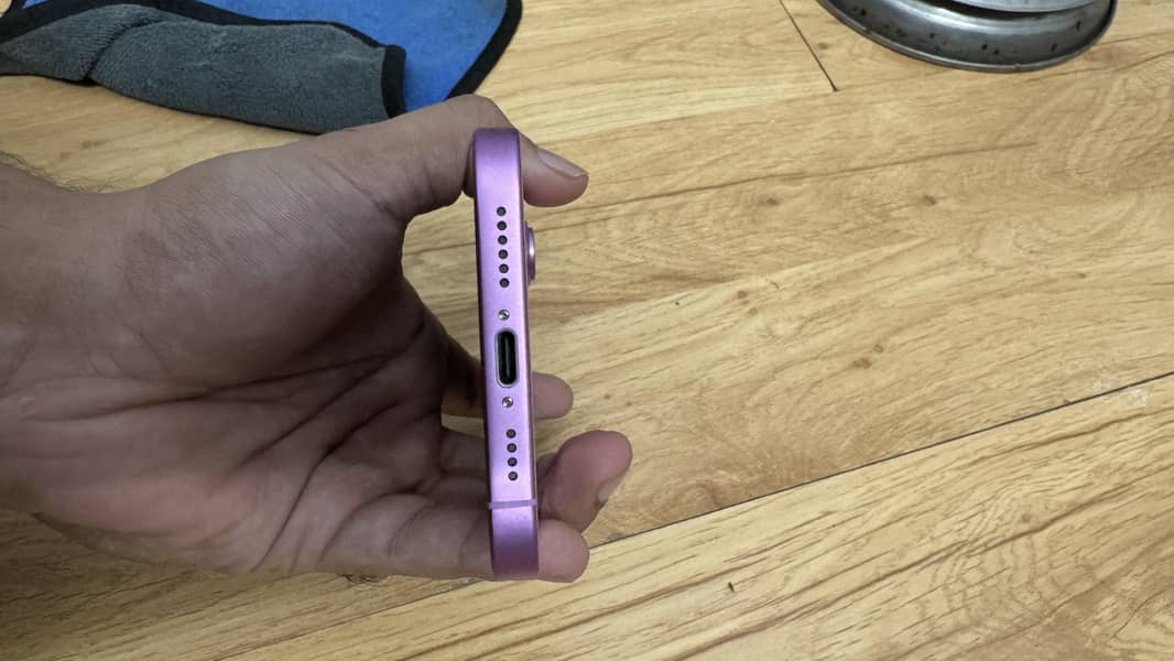 Apple iPhone 16 Plus 6