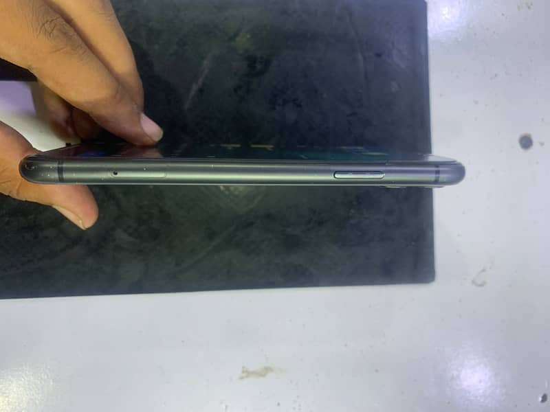 Apple iPhone 11 1