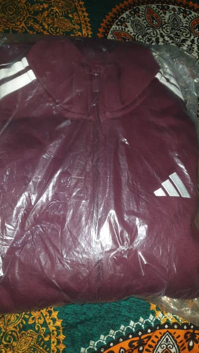 addidas orignal trackauit - Small