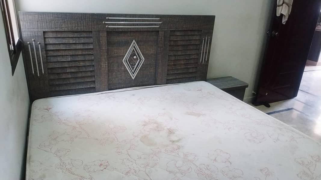queen size bed 5