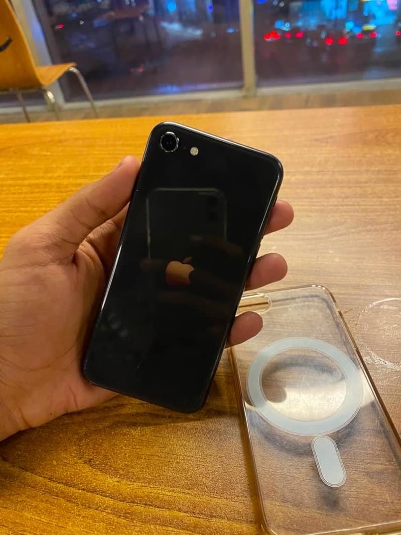 Apple iPhone SE 3rd Generation 3
