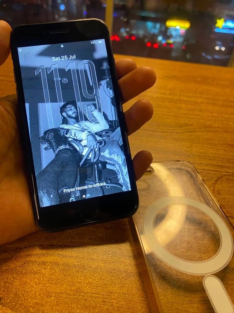 Apple iPhone SE 3rd Generation 4