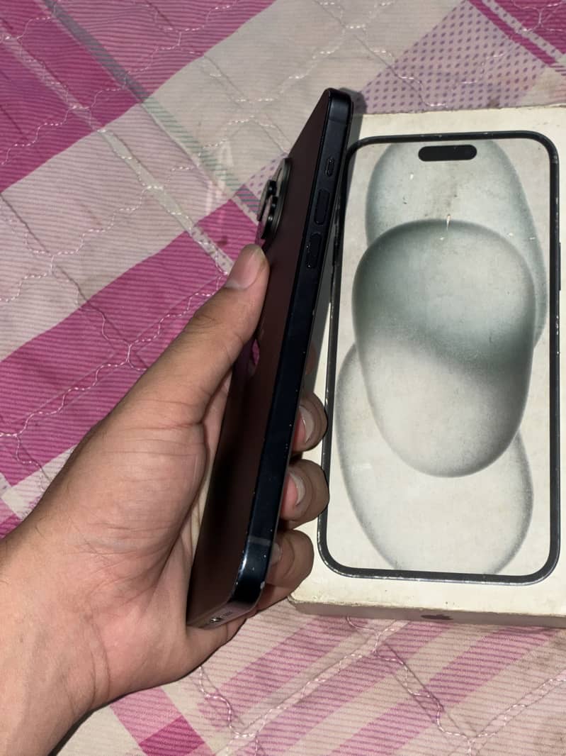 iPhone 15 plus 2
