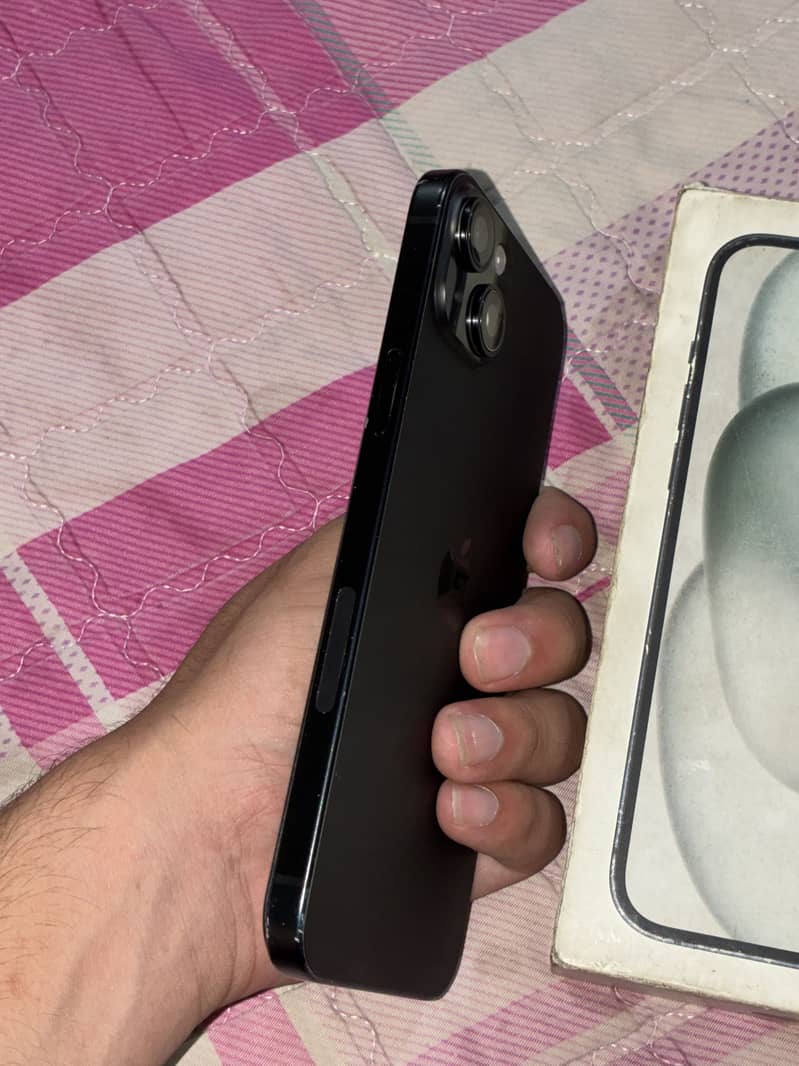 iPhone 15 plus 3