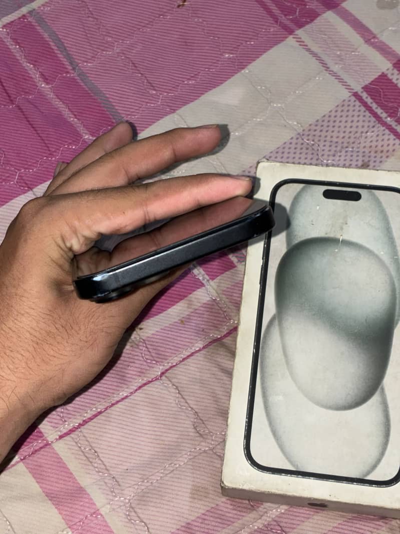 iPhone 15 plus 4