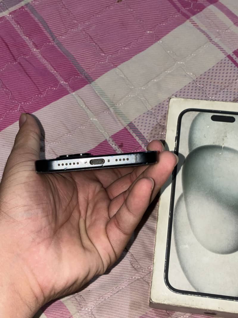 iPhone 15 plus 5