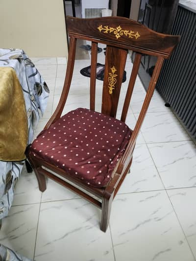 6 SEATER ELEGANT DINING TABLE