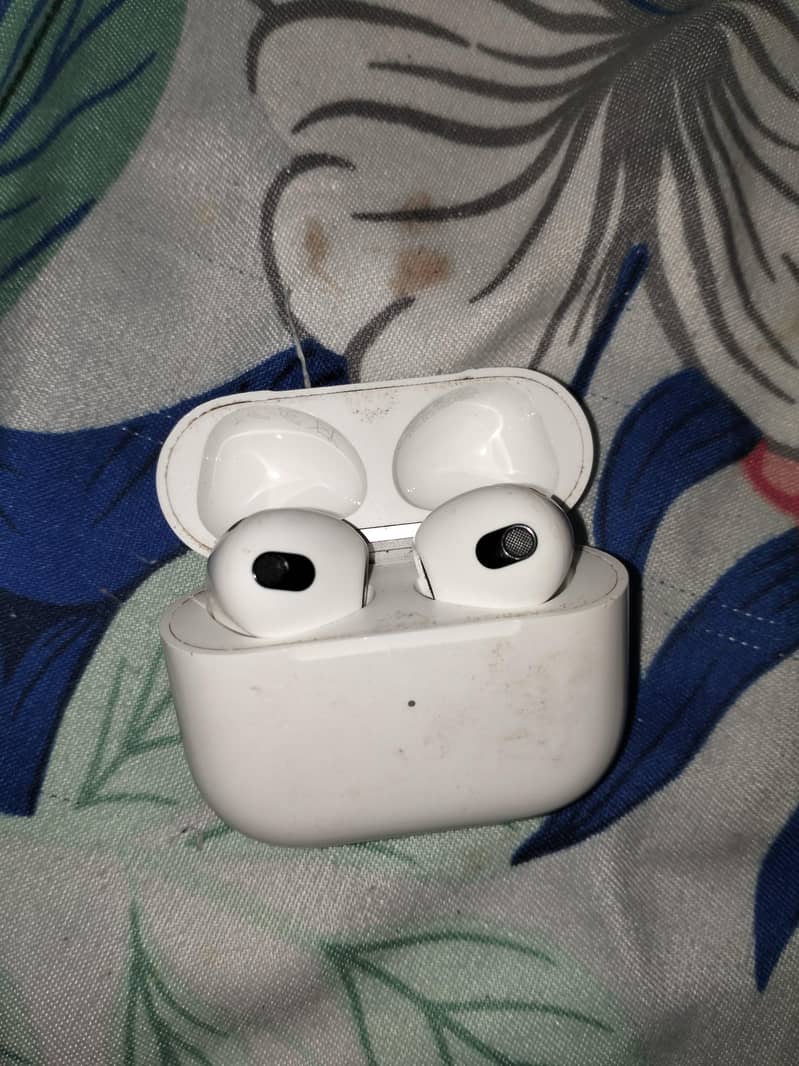 Apple 3rd generation 1