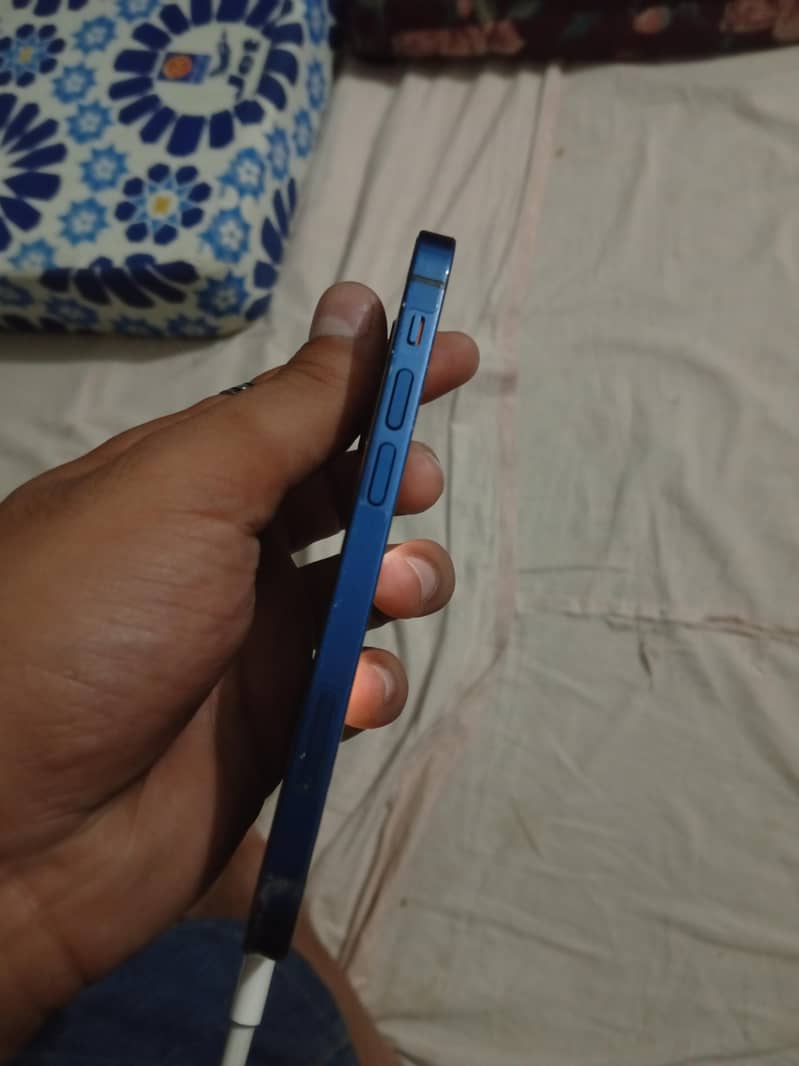 Apple iPhone 12 mini 1