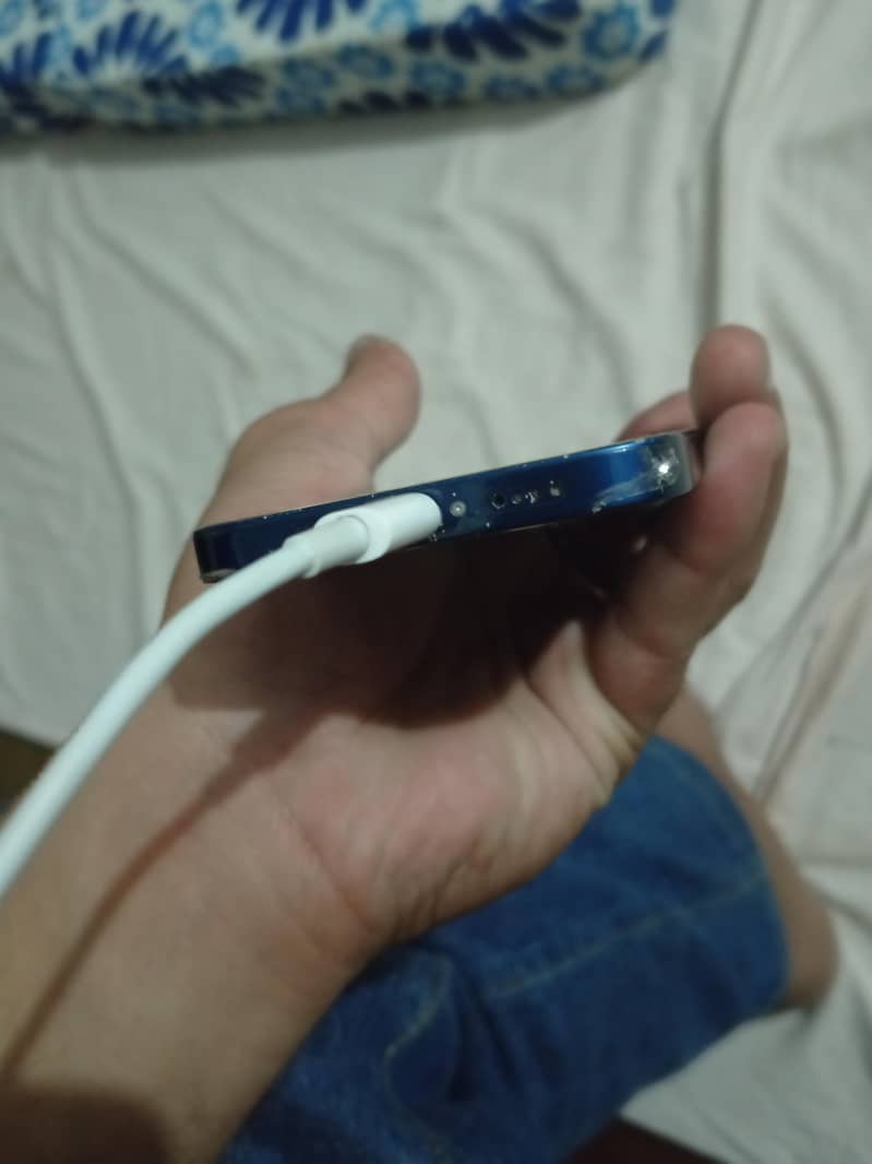 Apple iPhone 12 mini 3