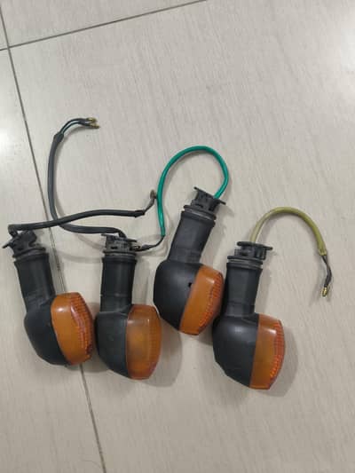 YAMAHA YBR GENUINE INDICATORS