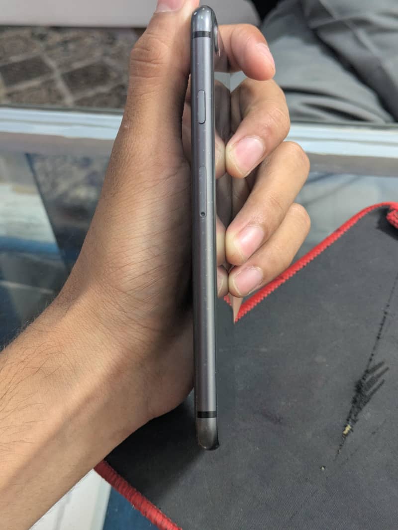 Apple iPhone 8 4