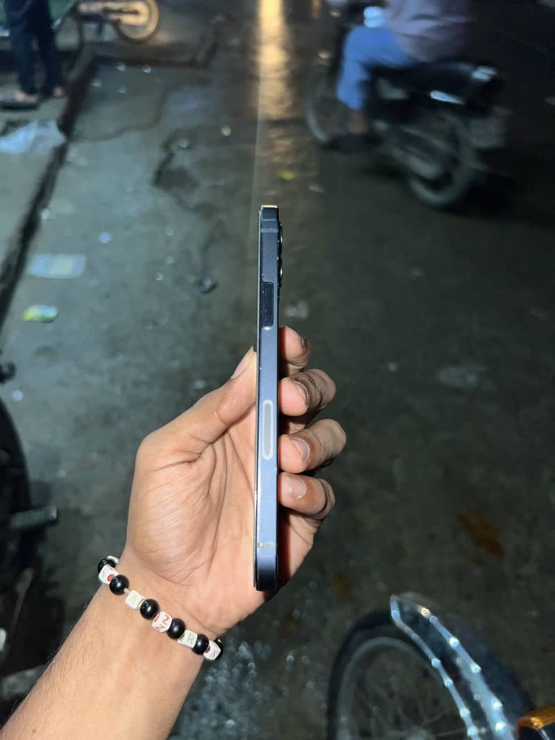 iPhone 12 2