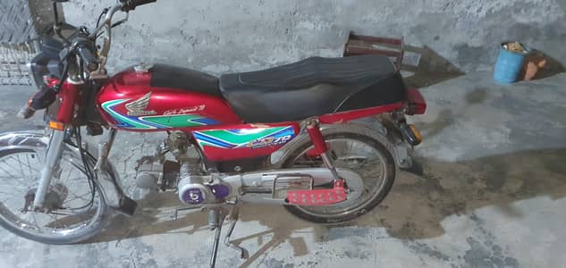 Honda CD 70 bike good condition and engine is ok