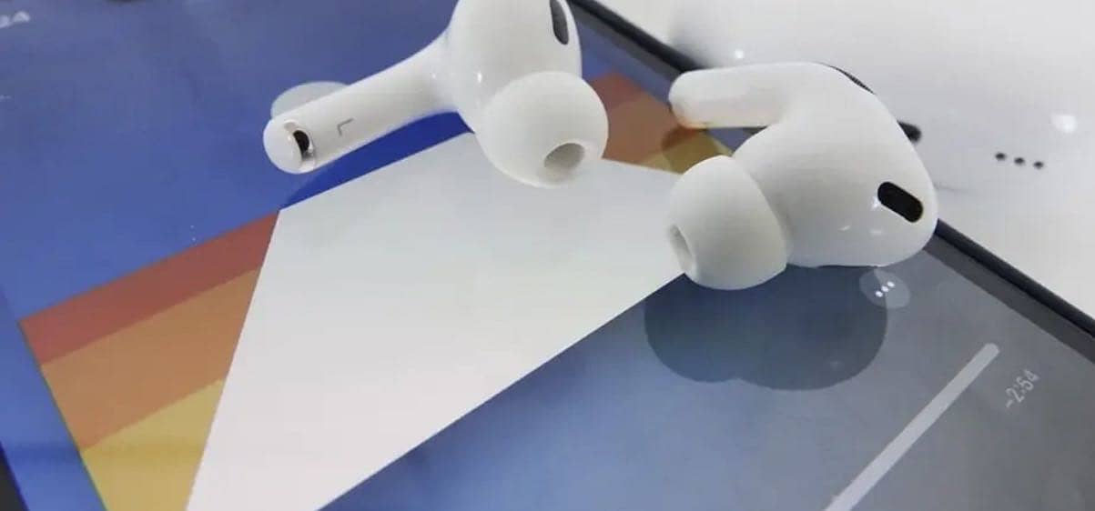AirPods 4