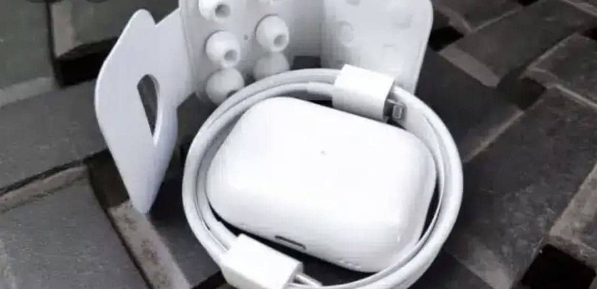 AirPods 8