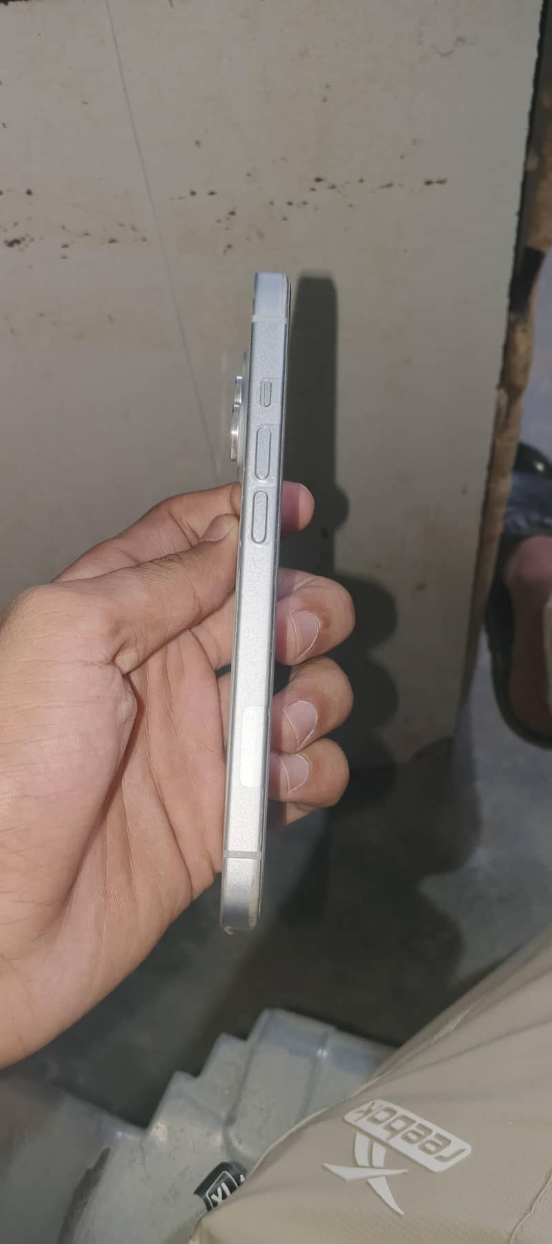 Apple iPhone 15 5