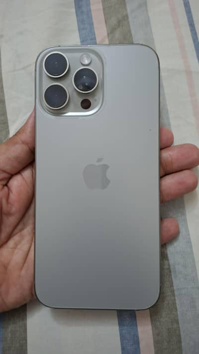 Apple iPhone 16 Pro Max