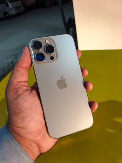 Apple iPhone 16 Pro Max