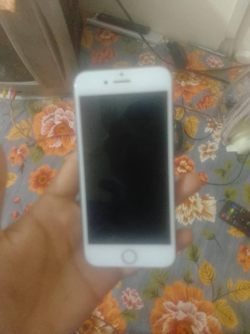 Apple iPhone 8 Plus 0