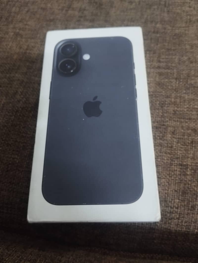 Apple iPhone 16 6
