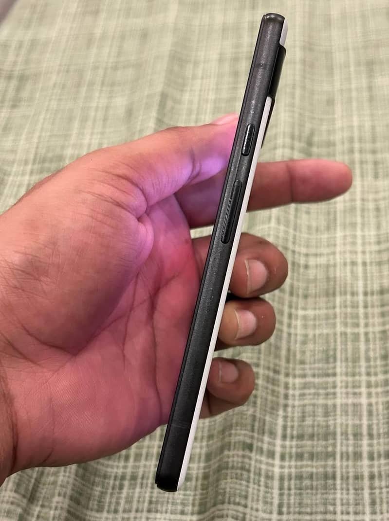 Google Pixel 6a 4