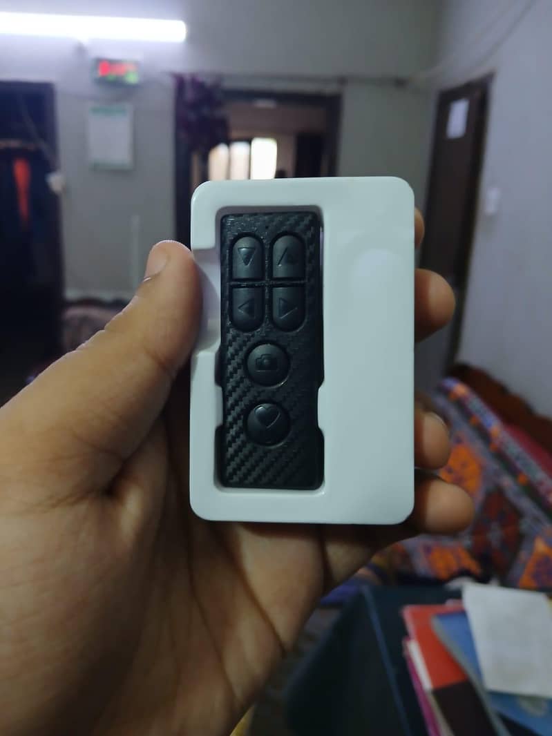 Bluetooth TikTok Remote Controller / Selfie Shutter 2