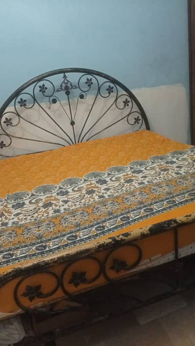 IRON BED