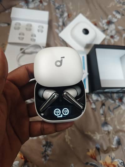 selling anker Soundcore liberty 4 pro brand new 10/10 condition