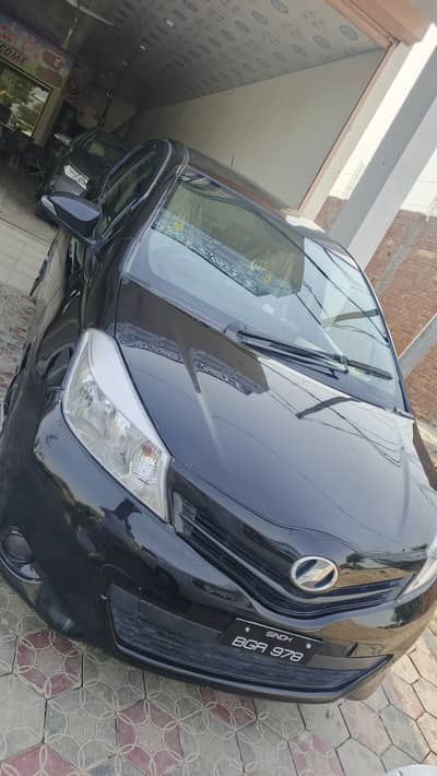 Toyota Vitz 2013