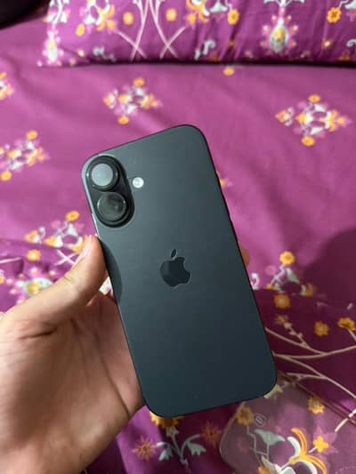 Apple iPhone 16