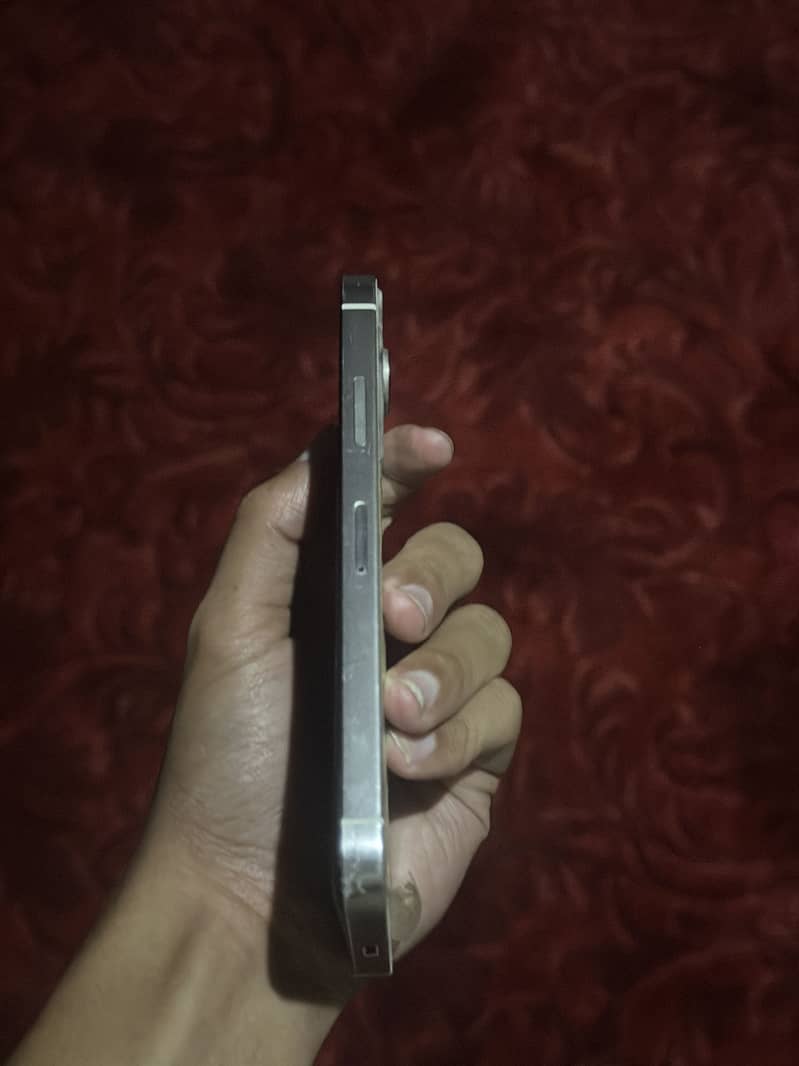 Apple iPhone X 4