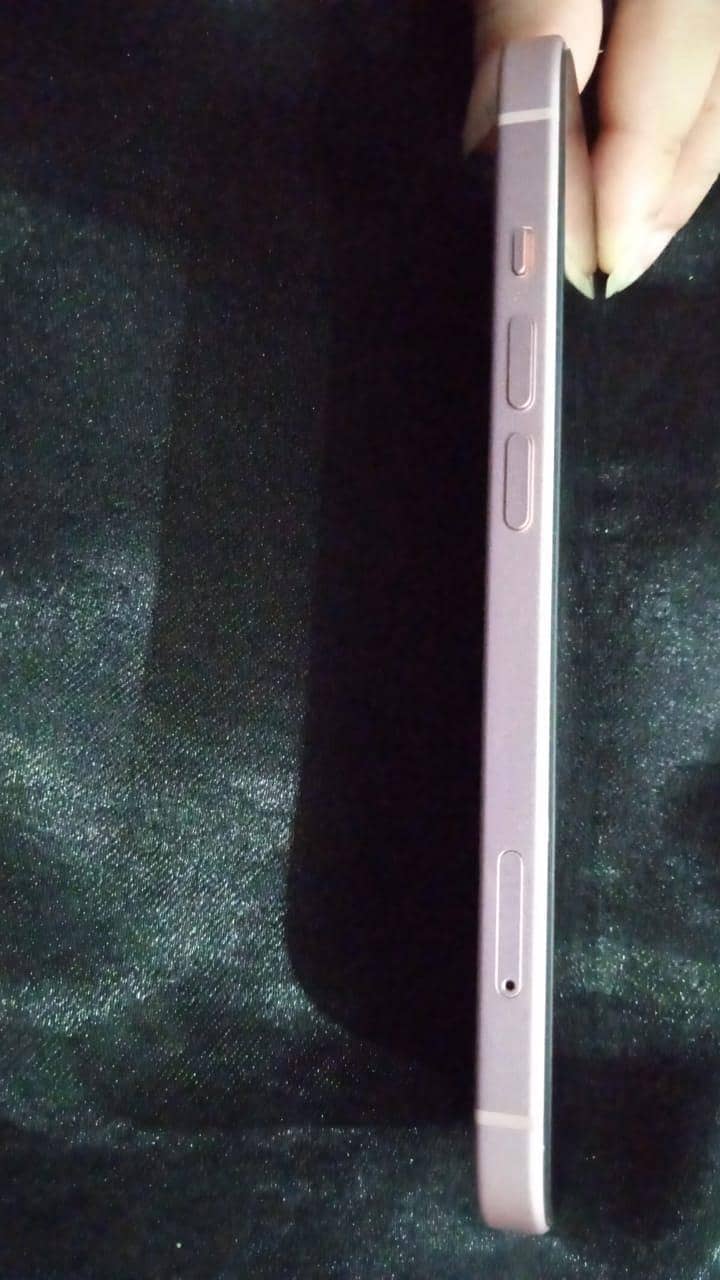 Apple iPhone 15 3