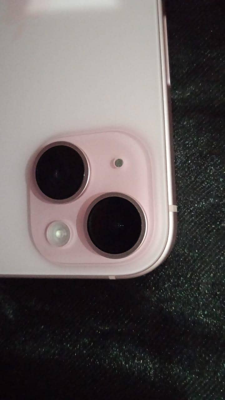 Apple iPhone 15 5